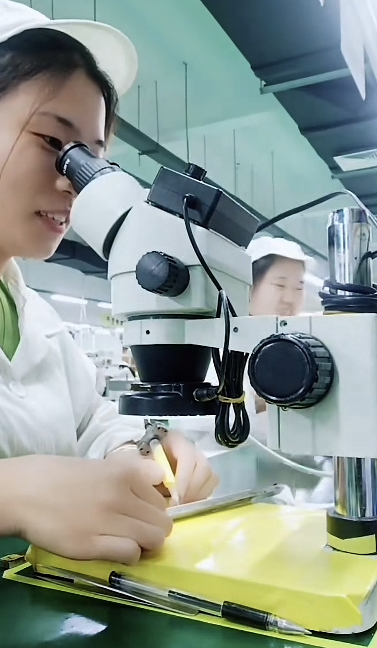 打工日记·14｜显微镜目镜里没有工人