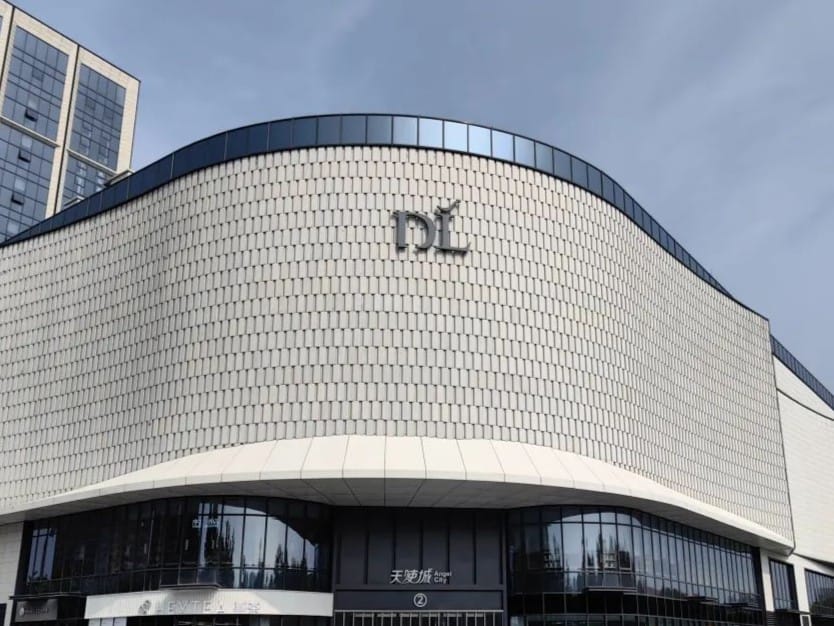 没有“乌托胖”，只有“窝囊费”：胖东来员工所背负的