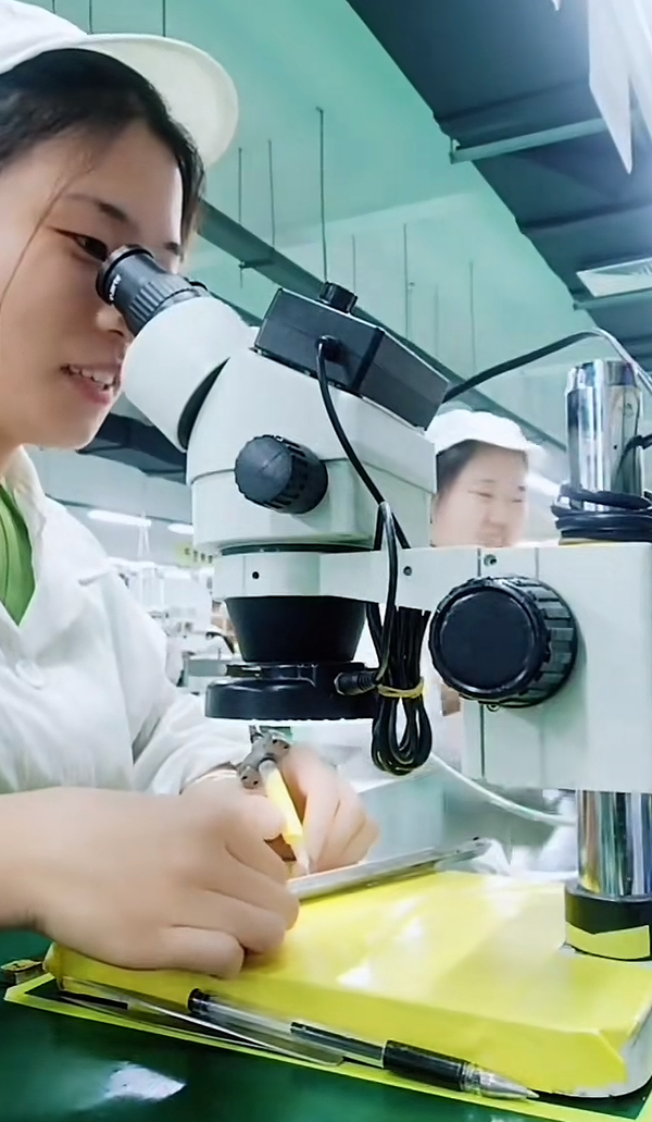 打工日记·14｜显微镜目镜里没有工人